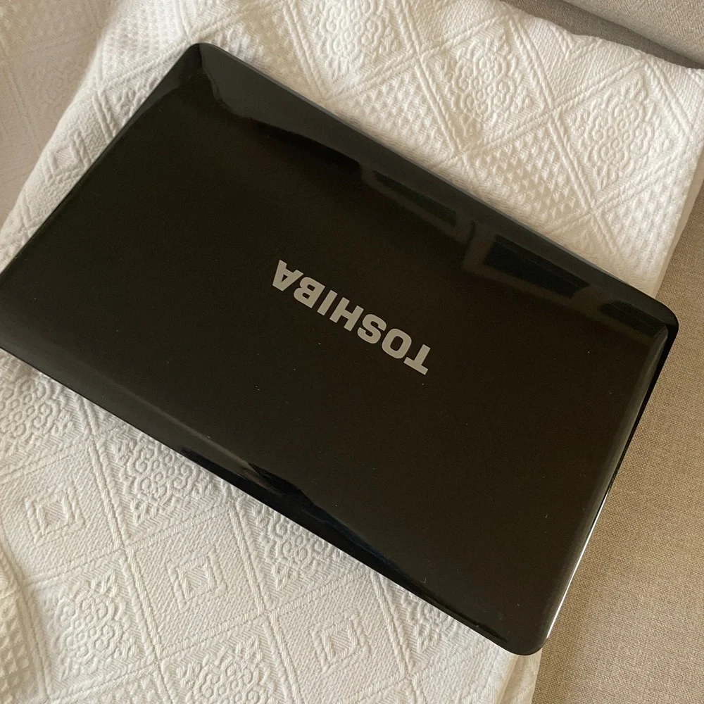 Toshiba Glossy Black Notebook